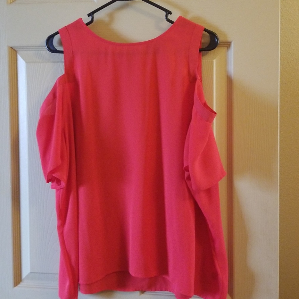 Blouse with cut out shoulders